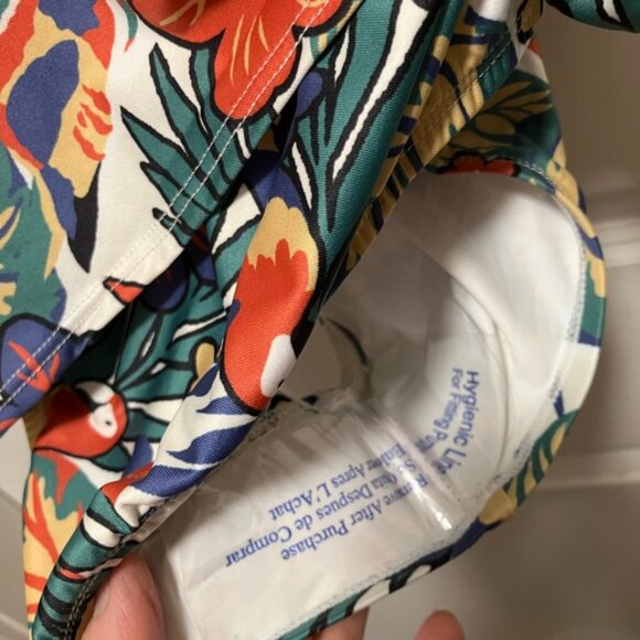 Swimsuit with bright design - Picture 3 of 7